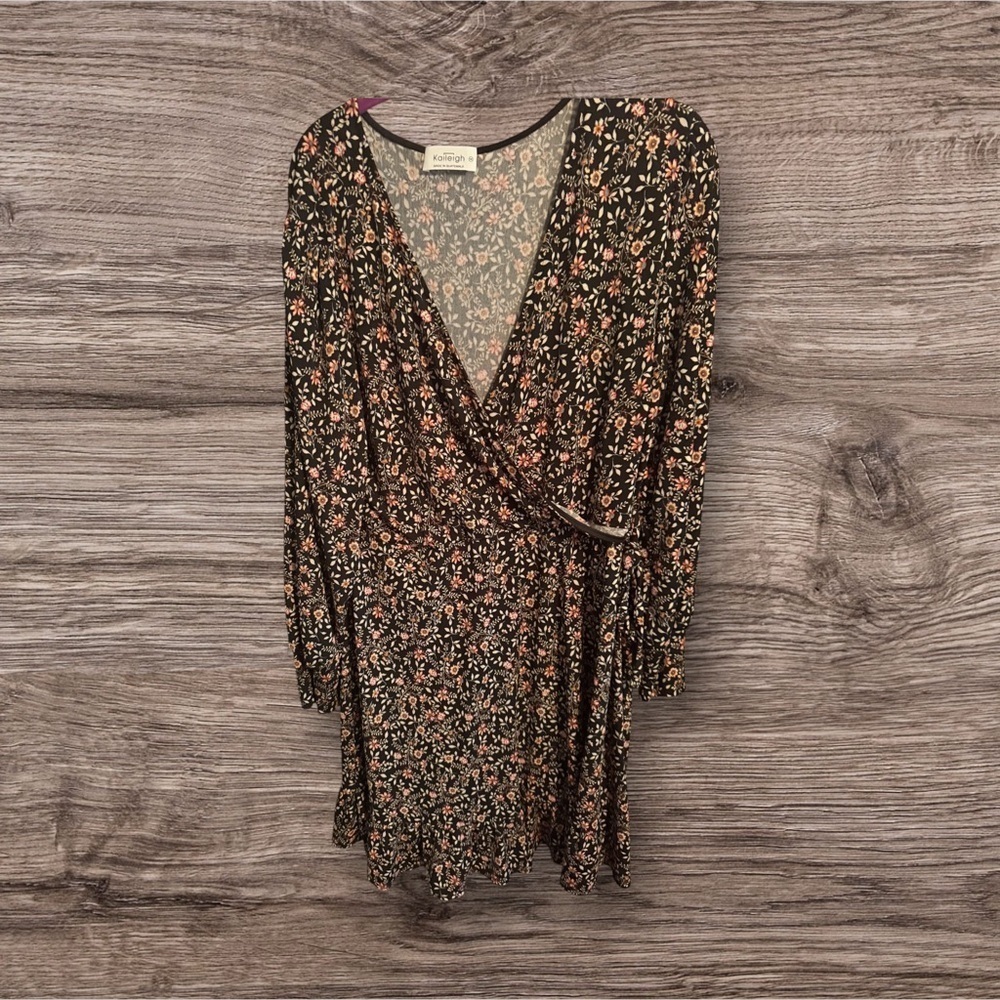 Kaileigh Floral Faux Wrap Dress Size 1X Black Floral Multi Boho Hippie Chic.